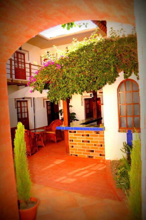 La Escondida Hostal Sucre Exteriör bild