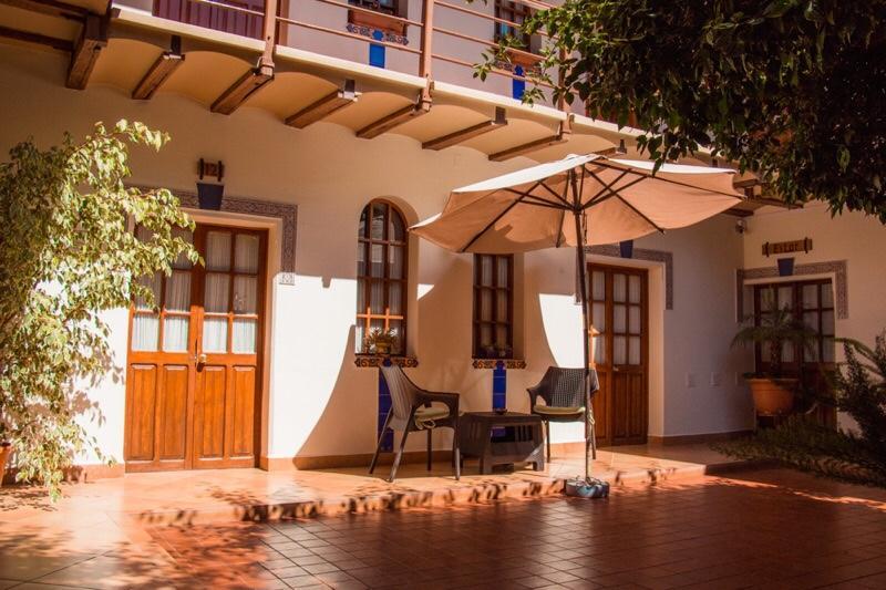 La Escondida Hostal Sucre Exteriör bild