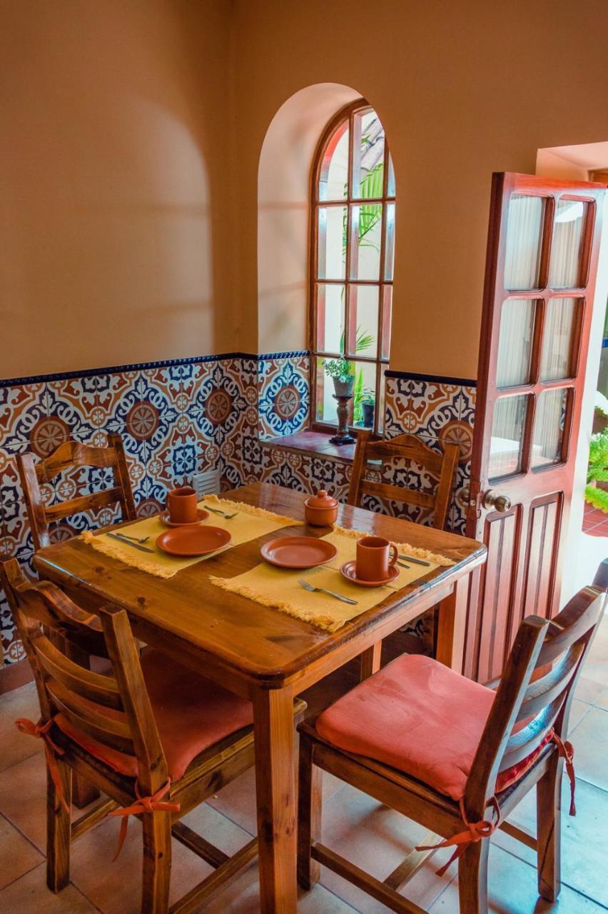 La Escondida Hostal Sucre Exteriör bild